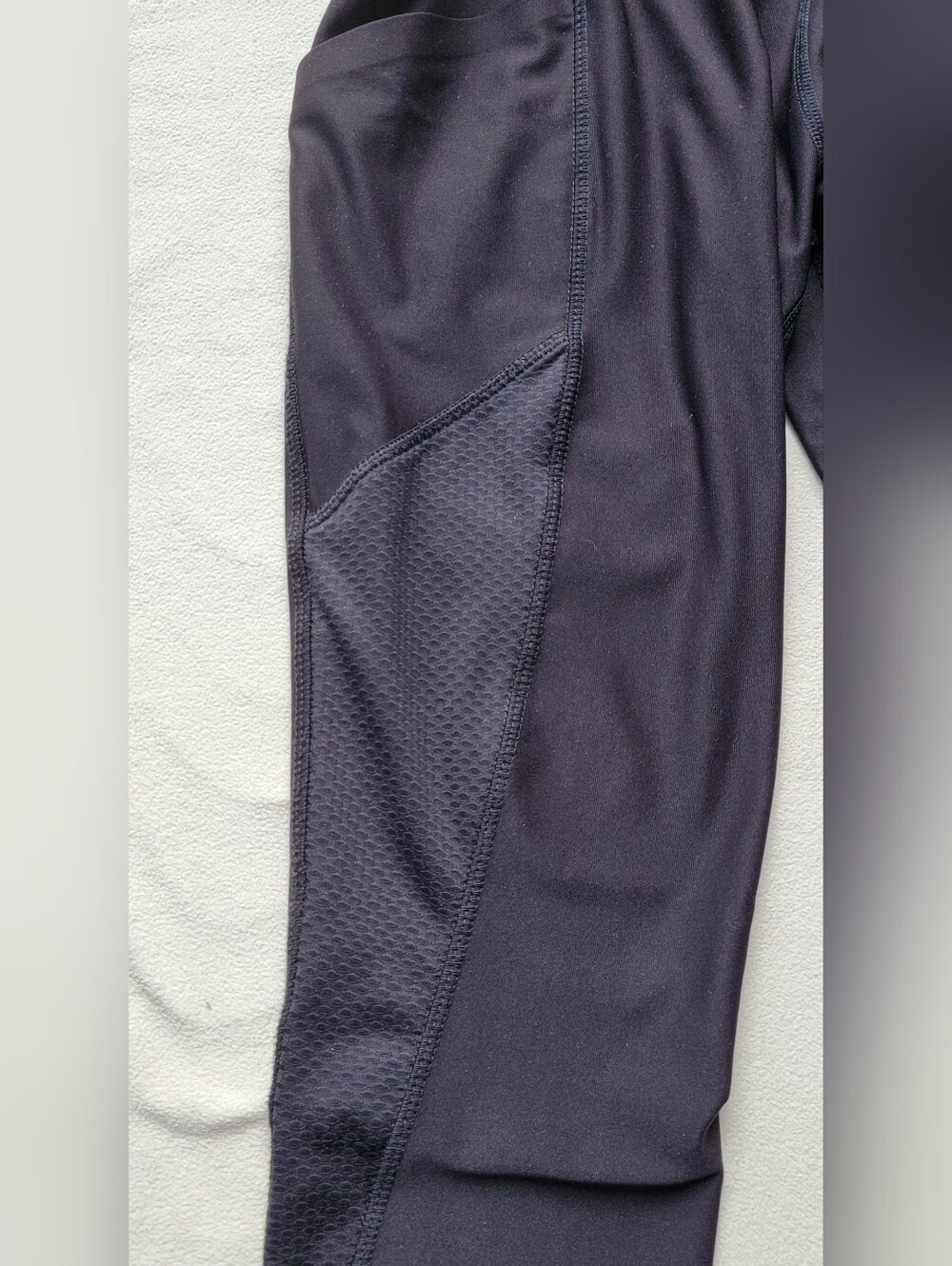Xersion Black High-Rise Leggings with Side Pockets - Picture 5 of 13